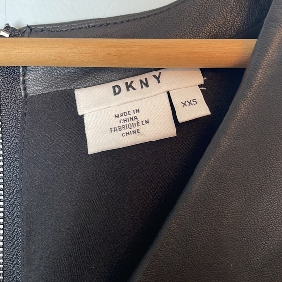 Nwot DKNY Leather Mini Dress Sleeveless V-Neck w/ Pockets + Cinch Waist Sz XXS - Picture 3 of 10